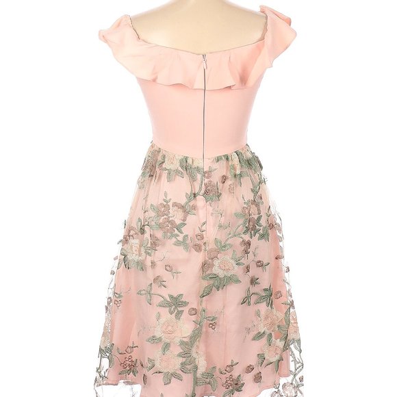 Chi Chi London Dress - Picture 2 of 2